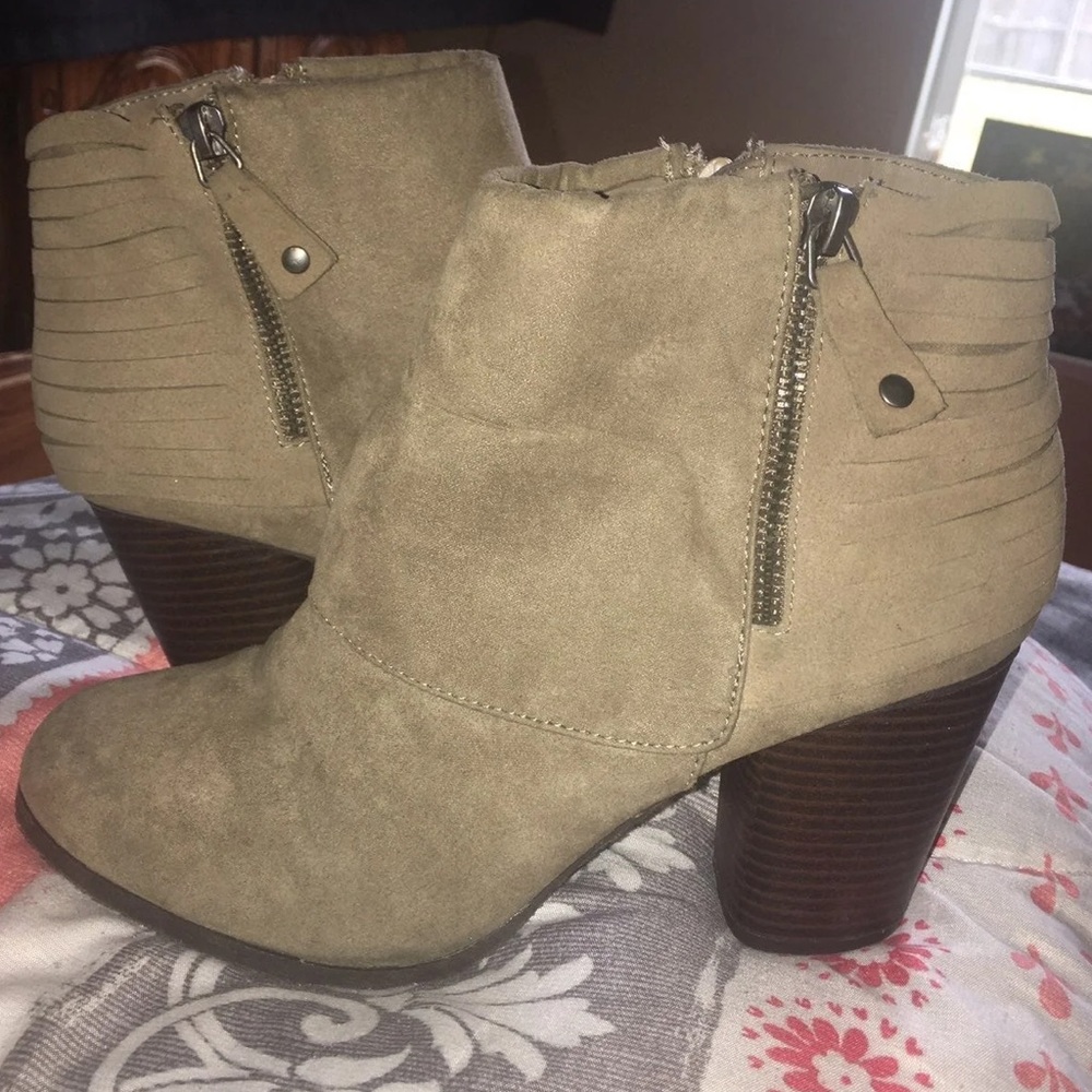 Beige Zip up Boots